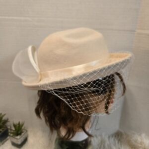 American Vintage Cream Hat with Veil